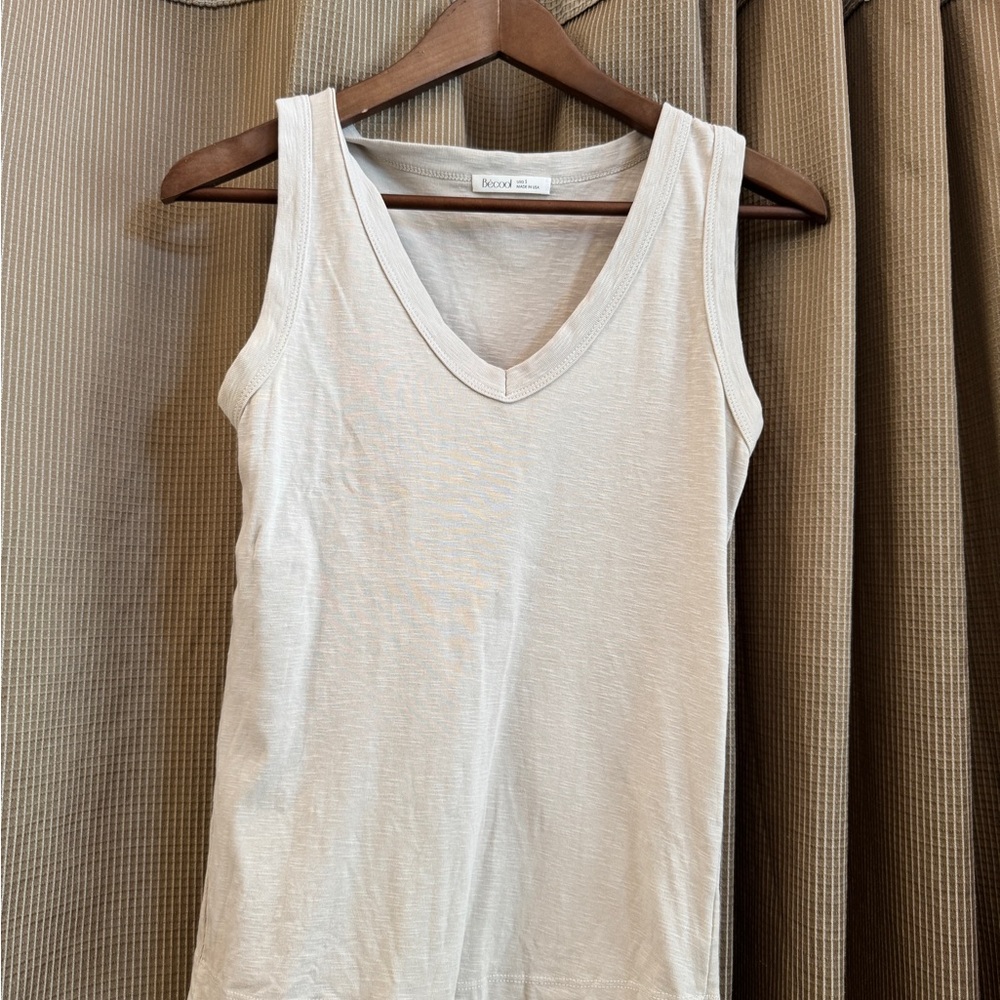Becool Cream Fitted Sleeveless V Neck Top